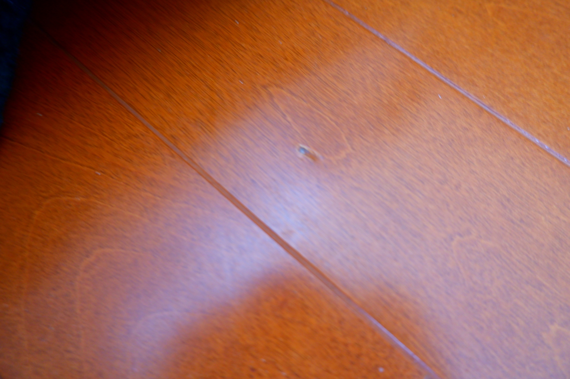 住宅補修・原状回復で費用削減｜郡山リペアナビ　床の凹み傷イメージ画像